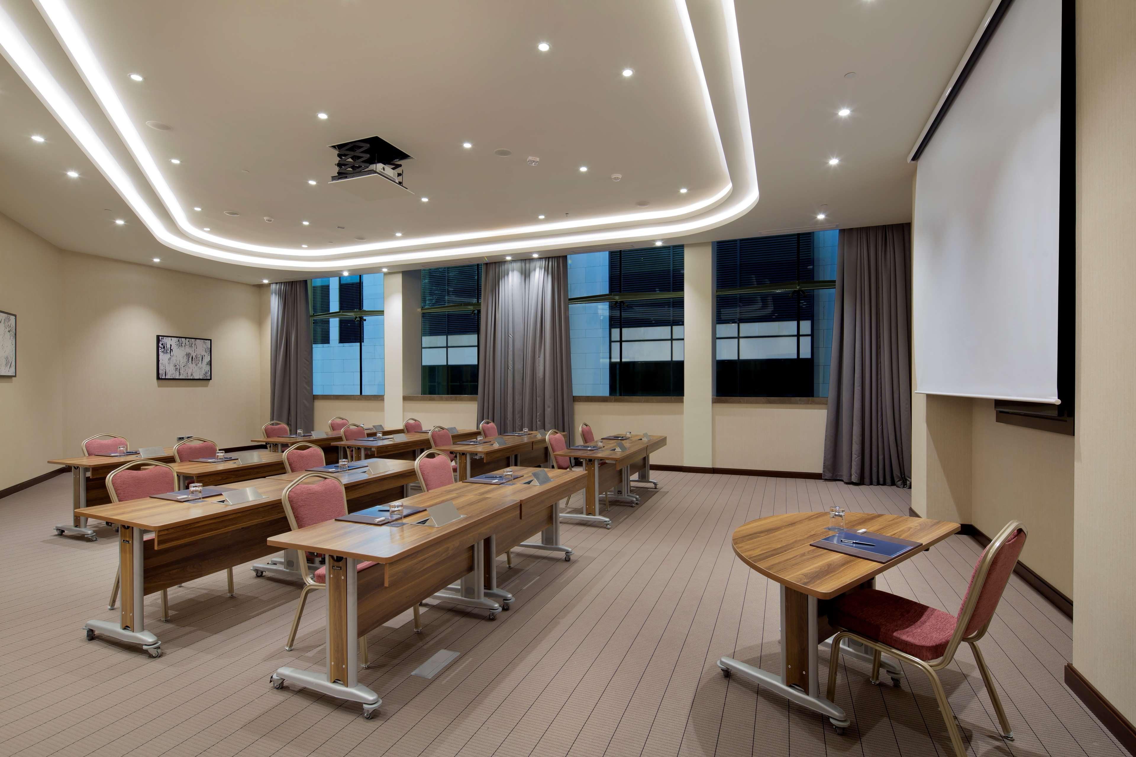 Hilton Batumi Hotel Exterior foto Meeting room