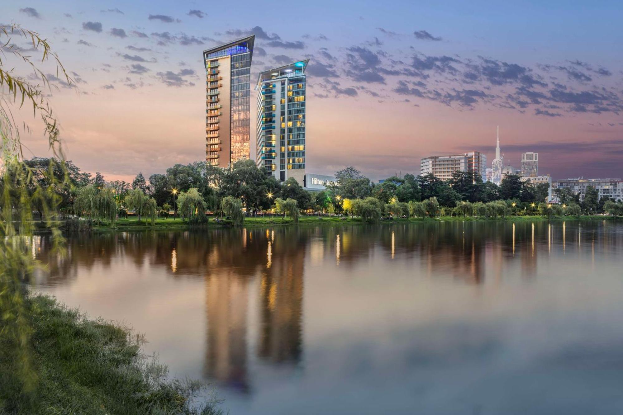 Hilton Batumi Hotel Exterior foto The Riverbank Centre