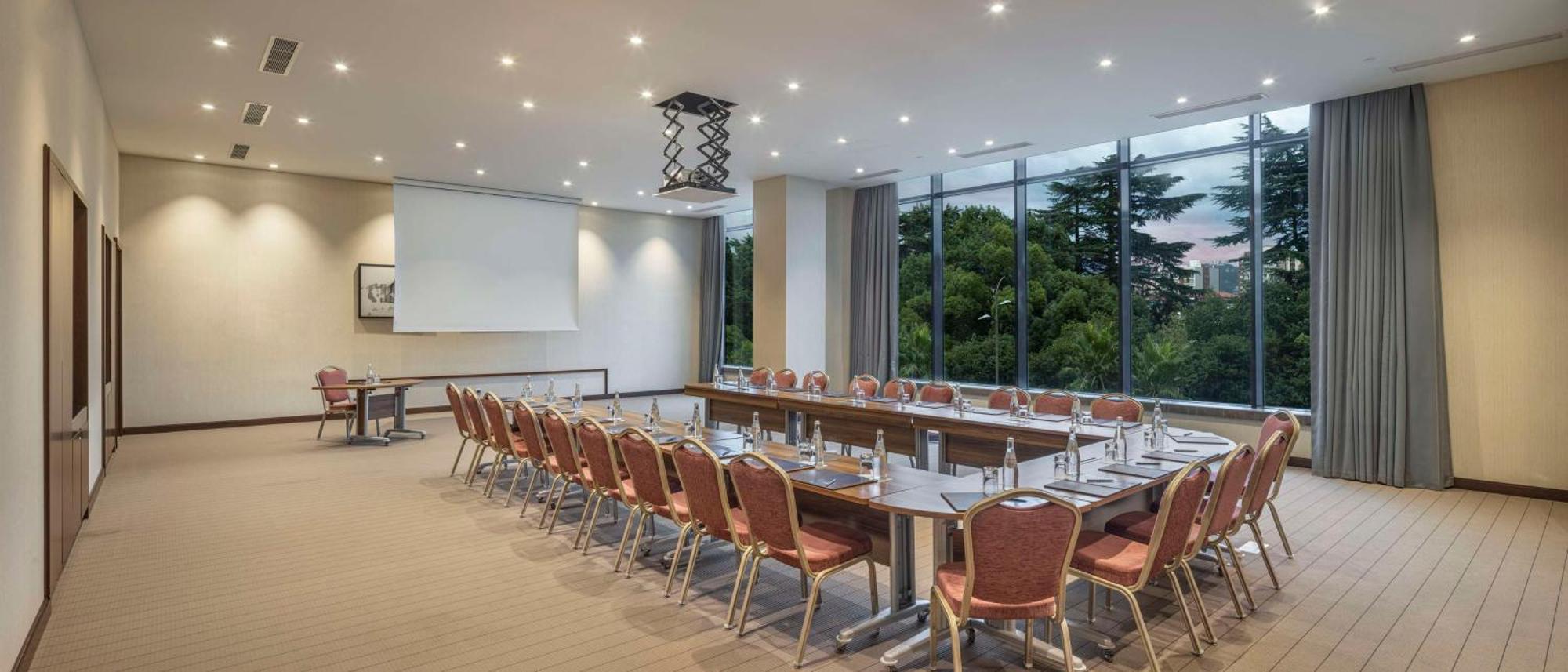 Hilton Batumi Hotel Exterior foto Meeting room
