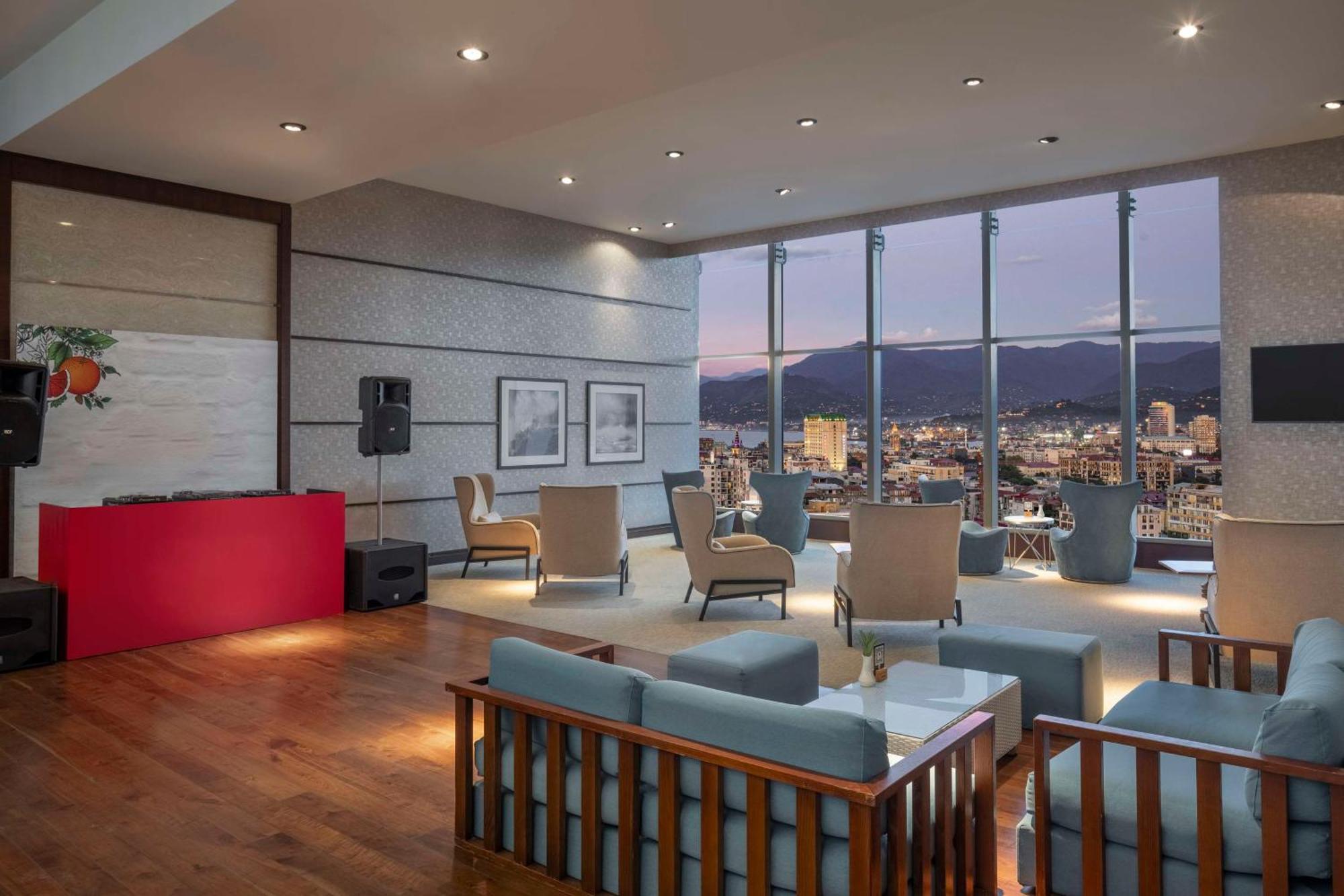 Hilton Batumi Hotel Exterior foto The lounge at the airport