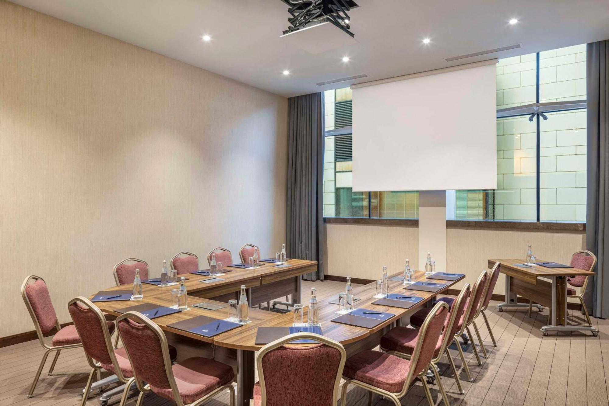 Hilton Batumi Hotel Exterior foto Meeting room