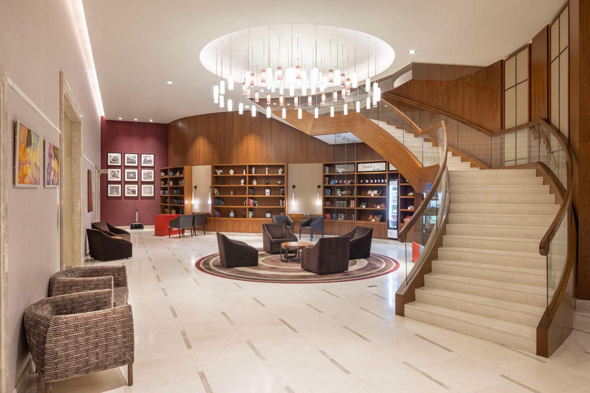 Hilton Batumi Hotel Exterior foto Lobby